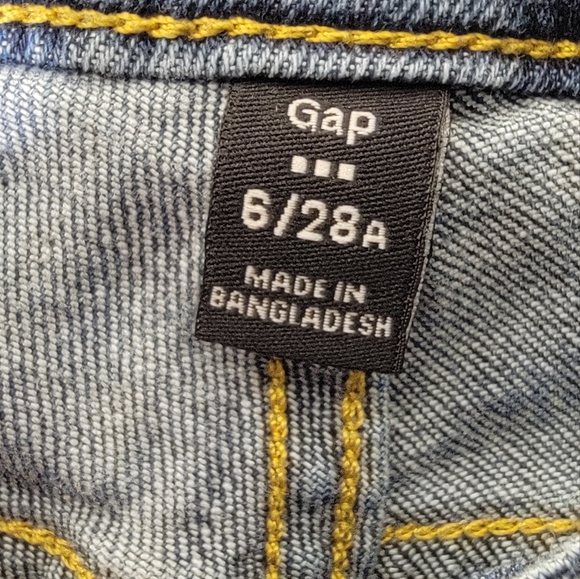 4/$20 GAP Straight Leg Stretch Distressed Jeans Size 6 - Picture 2 of 7